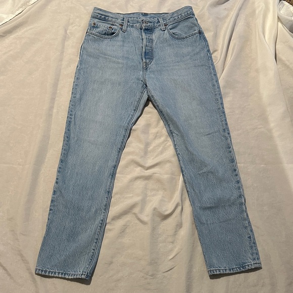 Levi's Denim - Levi’s 501 Light Blue Wash Button Fly Straight Leg Jeans Sz 29